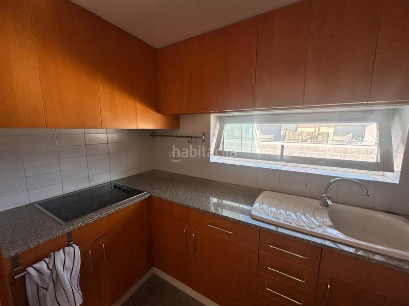 Foto 2dd2ee45-db01-49c3-8c37-767218ff2c19. Affitto attico in Eixample Sud-Migdia Girona