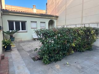 Casa in Eixample Sud-Migdia. Casa aillada a girona
