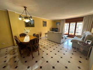 Etagenwohnung in Eixample Sud-Migdia. Pis a girona