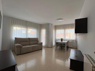 Location Appartement à Sant Narcis. Lloguer pis de 4 habitacions a 5m. estació