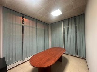 Lloguer Local Comercial a Carrer joaquim botet i sisó 1. Local a montilivi