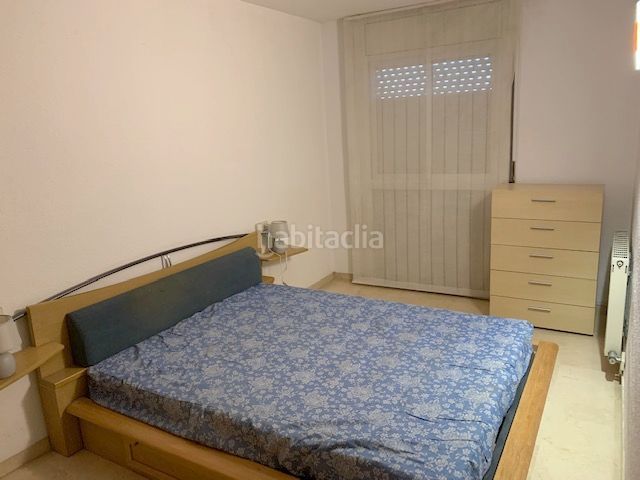 Foto 5d81b16a-f8b8-4db4-b3ce-9ae51489b4ee. Àtic amb xemeneia calefacció aparcament a Montilivi Girona