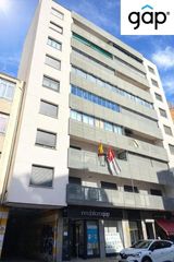 Appartamento  De ramón y cajal. Piso en venta en el centro