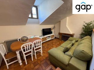 Etagenwohnung in Casco Histórico. Exclusivo piso reformado con ascensor en el casco histórico de c