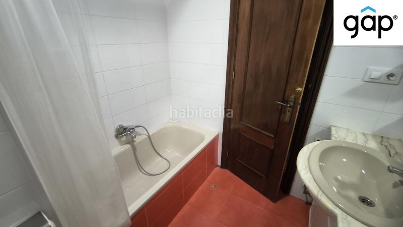 Foto bd492a2a-eb92-4115-b982-e3966d5d8a25. Pis amb calefacció aparcament a Centro Cuenca