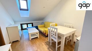Rent Flat in San Antón. Piso en alquiler a escasos minutos del centro de la ciudad