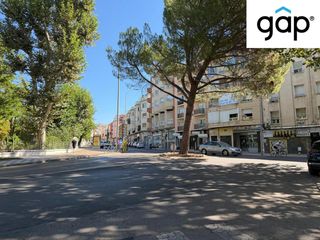 Flat in Calle del Pintor Adrián Moya
