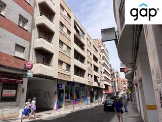 Rent Flat  De colón. Piso grande y luminoso para estudiantes o funcionarios en calle