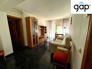 Rent Flat in Reyes Católicos - Paseo de San Antonio. Piso en alquiler estudiantes con terraza
