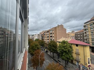 Miete Etagenwohnung  Calle fermín caballero. Piso en alquiler estudiantes. calle fermín caballero.