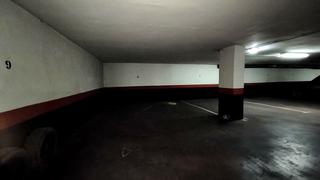Lloguer Aparcament cotxe a Centro. Alquiler plaza de garaje amplia para dos coches. centro.