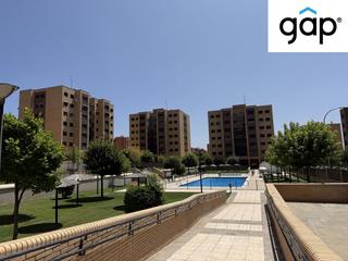Flat in San Fernando - Carretera de Valencia. Se vende piso en perfecto estado con piscina, plaza de garaje y