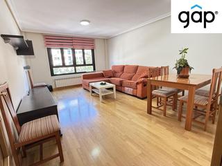Pis a San Fernando - Carretera de Valencia. Se vende piso en perfecto estado con piscina, plaza de garaje y
