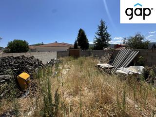 Terreny residencial a Villalba de la Sierra. Parcela con almacen en villalba de la sierra.