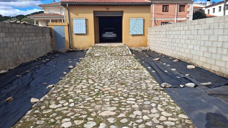 Foto e2b4d8e5-d8e8-49d0-9072-b8f2d7f6d6d1. Terreno residencial parcela con almacen . en Villalba de la Sierra