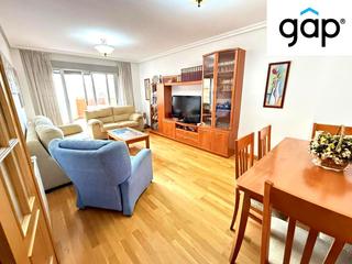 Location Appartement à Reyes Católicos - Paseo de San Antonio. Piso en alquiler con terraza garaje y terraza