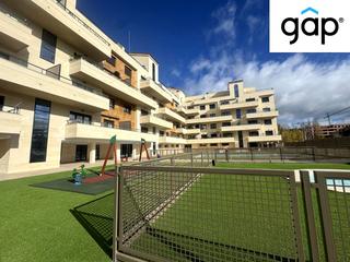 Location Appartement à Reyes Católicos - Paseo de San Antonio. Impecable piso en alquiler