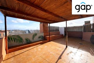 Pis a Los Rosales. Espectacular piso con terraza y garaje  incluido en villaverde
