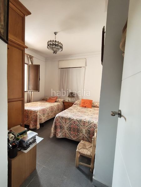 Foto fa478032-f8f6-440b-81f2-870a4124c31e. Masia amb xemeneia calefacció aparcament a Almáchar