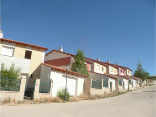 Casa a Cardeñadijo. Venta de 46 casas adosadas en lugartr mateo cerezo n 13 cardeñad