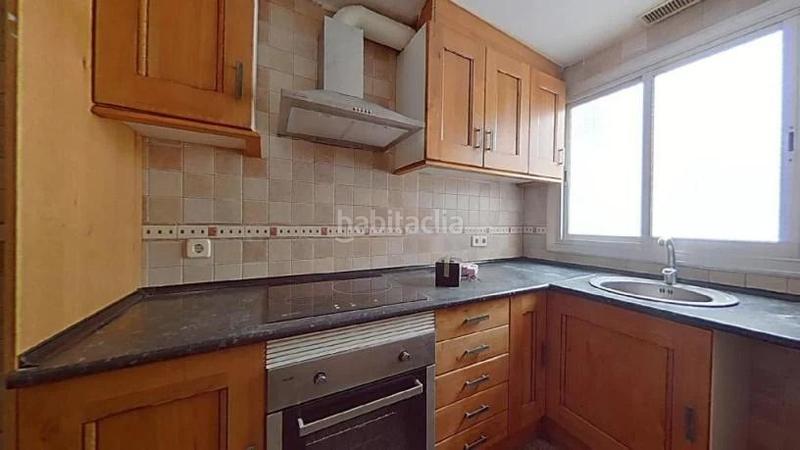 Foto 7f5ee6f7-ae4f-48c3-988a-94cb6d72f881. Piso en La Gavarra Cornellà de Llobregat