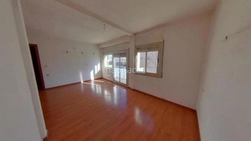 Foto b8075d5c-8c8b-4754-873e-c18247bd2392. Piso en Ca n'Anglada Terrassa