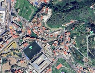 Autoparkplatz in Hacho - Amaro