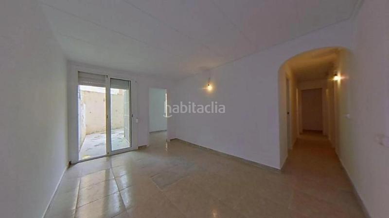 Foto 791a0840-0e0c-47c6-babf-18f53f87d529. Appartamento in El Raval Santa Coloma de Gramenet