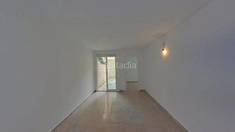 Foto c89d3a82-2f3a-46c3-8ab6-7a9fa1100eb0. Appartamento in El Raval Santa Coloma de Gramenet