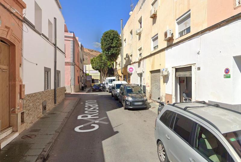 Foto 4e1cc5e7-2e60-4a17-bcc6-93b1e98f53d8. Piso en La Chanca - Pescadería Almería