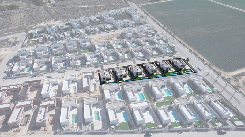 Foto fd6bf0af-6532-4bc6-8fa0-ded1c87d8f3b. Xalet a Algorfa