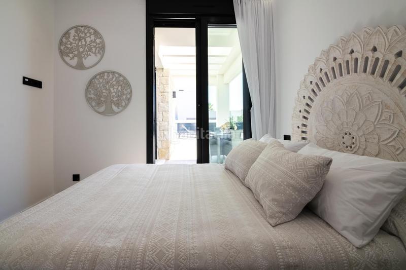 Foto 29aa4b1b-a4e4-4f88-b65c-3973c2f500d1. Chalet dans Golf Bahía Finestrat