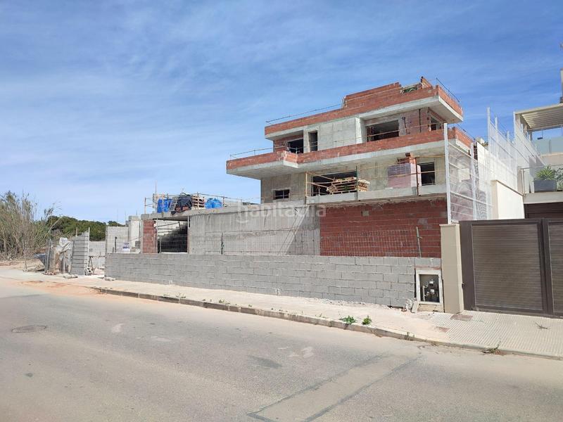 Foto 0e522098-8a92-4199-affe-746ecbc516ce. Chalet en Campoamor Orihuela