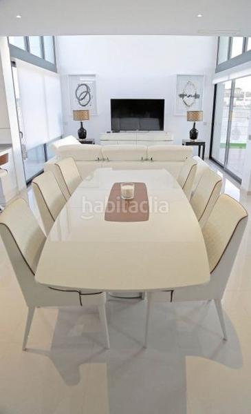 Foto b05bc091-c944-4d78-91bb-83a8c5e08c50. Chalet en Campoamor Orihuela