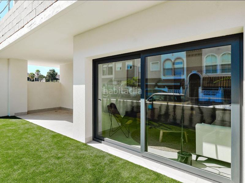 Foto 4a67a687-1e0b-4dce-babb-6993fda87aee. House with parking pool in Playa de los Náufragos Torrevieja