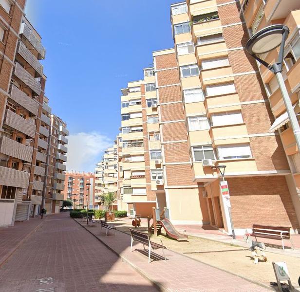 Foto 43df4c78-3dc1-4ada-83ea-c96dfc7b0944. Appartamento in Centre Viladecans