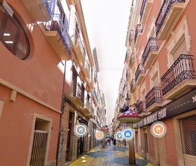 Appartamento in Barrio del Centro. Venta de piso  garaje en alicante