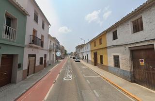 Casa adossada a Villanueva de Castellón
