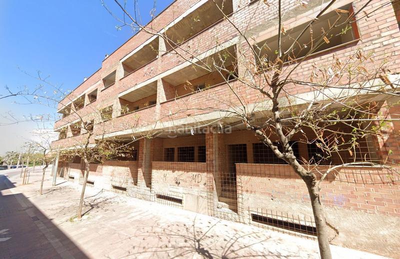 Foto 575523fc-025b-414b-bb41-cb46a439d36a. Edificio en Alcarràs