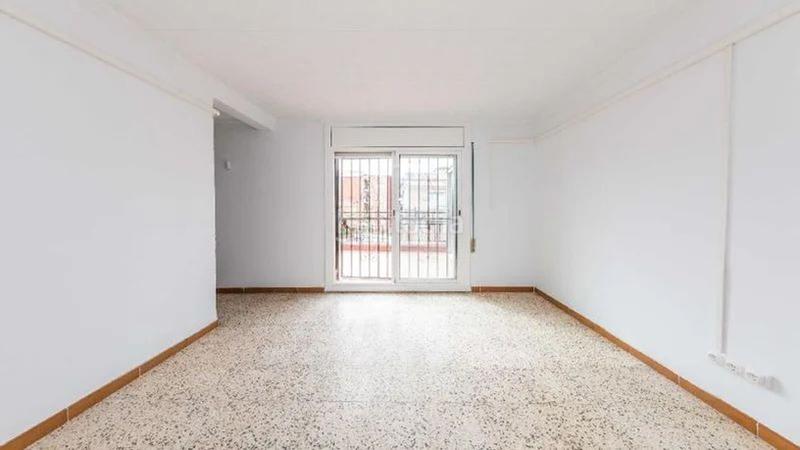 Foto cb4be525-97fd-4f6f-b6f2-5b4927014b93. Attico in Fondo Santa Coloma de Gramenet