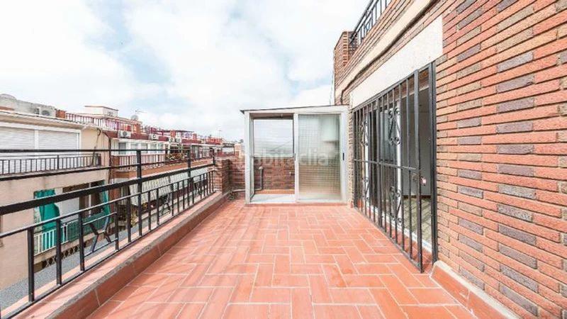 Foto df18215e-9ea2-4ea4-b34a-34f164d9db35. Penthouse in Fondo Santa Coloma de Gramenet