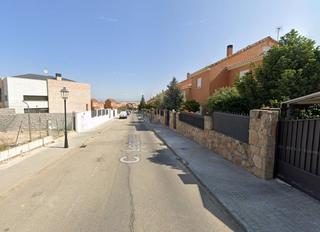 Chalet à Moraleja de Enmedio