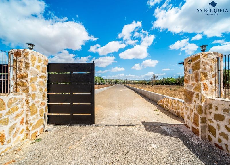 Foto 28f101ec-5128-4297-9b98-867083b7c5df. Casa amb aparcament a Campos poble Campos