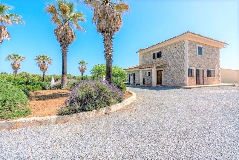 Foto 0eb7d4a3-ede2-4c1e-a044-b8934fb46c61. Casa amb aparcament a Muro