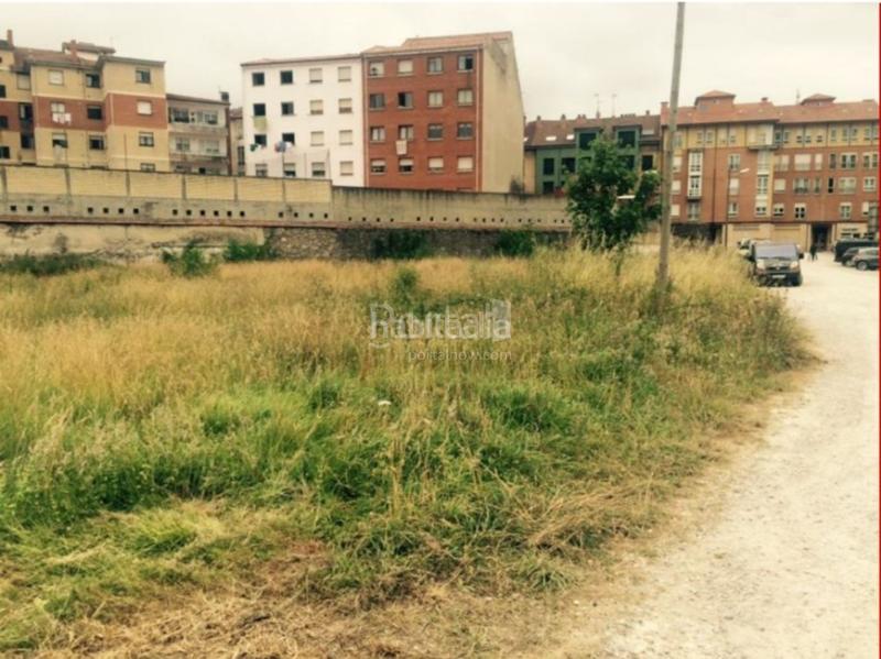 Foto c6d622f6-e134-4141-8b1a-4988e975860e. Terrain résidentiel dans Villaviciosa - amandi Villaviciosa