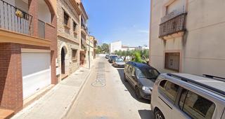 Casa adossada a Santa Oliva