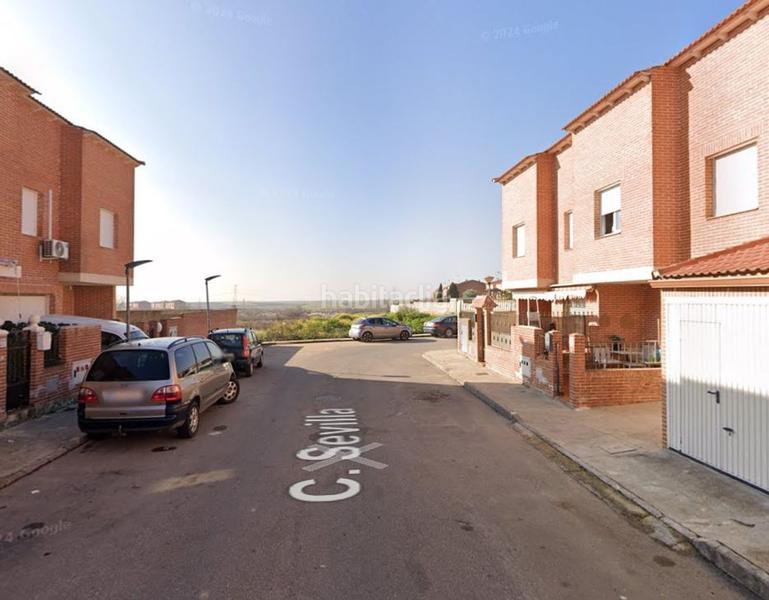 Foto e4e201ca-ab94-42c0-96ef-0fa71cc88f24. Casa adossada a Chozas de Canales