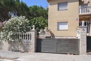 Casa adossada a Llinars del Vallès