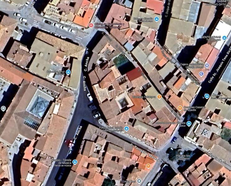 Foto 8900497d-a082-4793-afcd-c5fa95ed368c. Edificio en Guadix