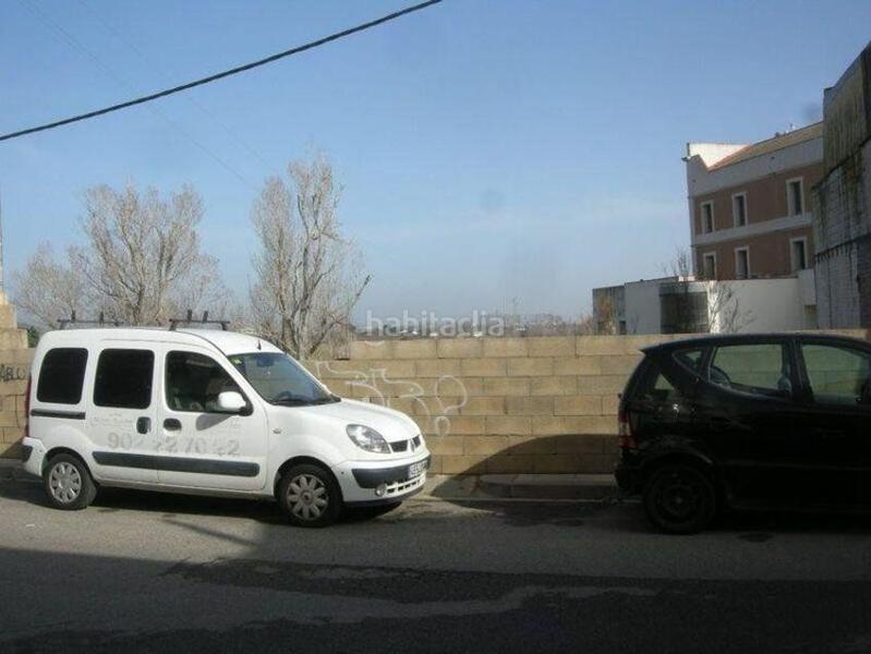 Foto a876428a-6b01-42ae-9810-ba65056ce17f. Terrain résidentiel dans Zona Hospital Amposta